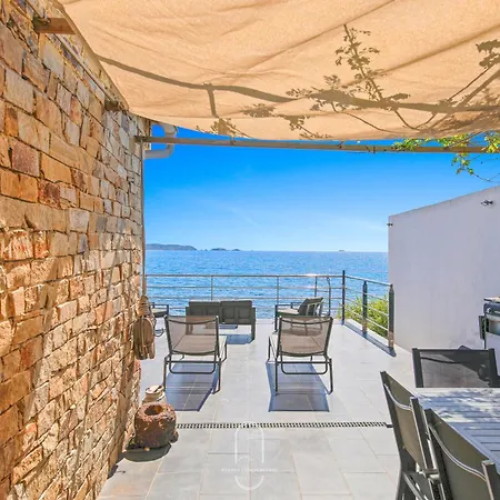 Maison Sur L'eau-hyeres-almanarre-parkings Clim Wifi By Hc Villa *