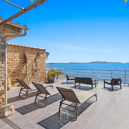 Maison Sur L'eau-hyeres-almanarre-parkings Clim Wifi By Hc
