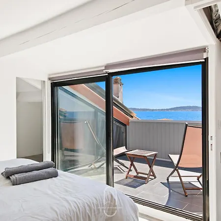 Villa Maison Sur L'eau-hyères-almanarre-parkings/clim/wifi *