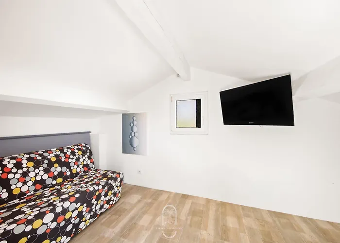 别墅 Maison Sur L'eau-hyeres-almanarre-parkings Clim Wifi By Hc 耶尔